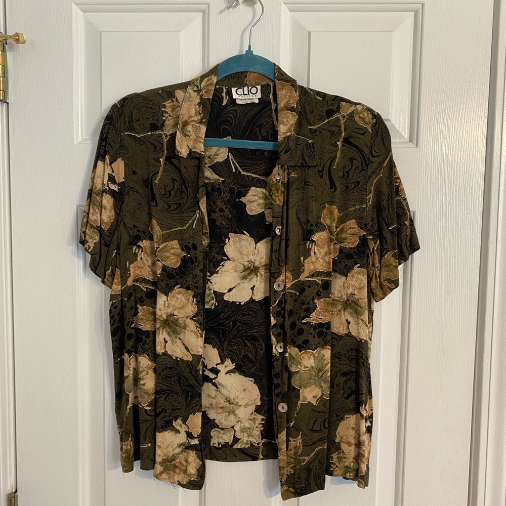 Vintage Plant Patterned Short Sleeve Button Down